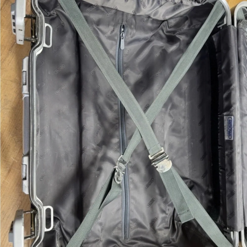 Rimowa Salsa 33L Black 2-wheels Carry Case Suitcase USED